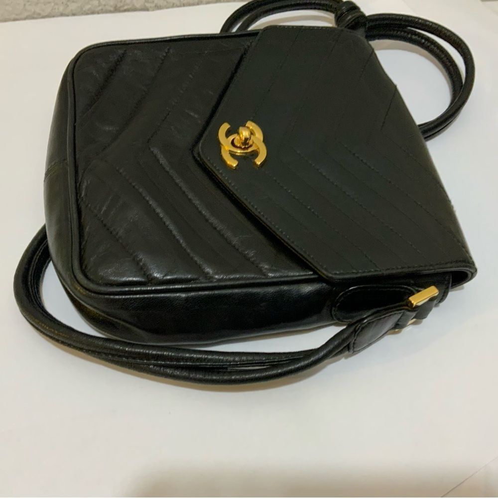 Chanel Vintage CC Turnlock Crossbody Bag  Envelope Flap Chevron Lambskin Mini - Picture 2 of 16